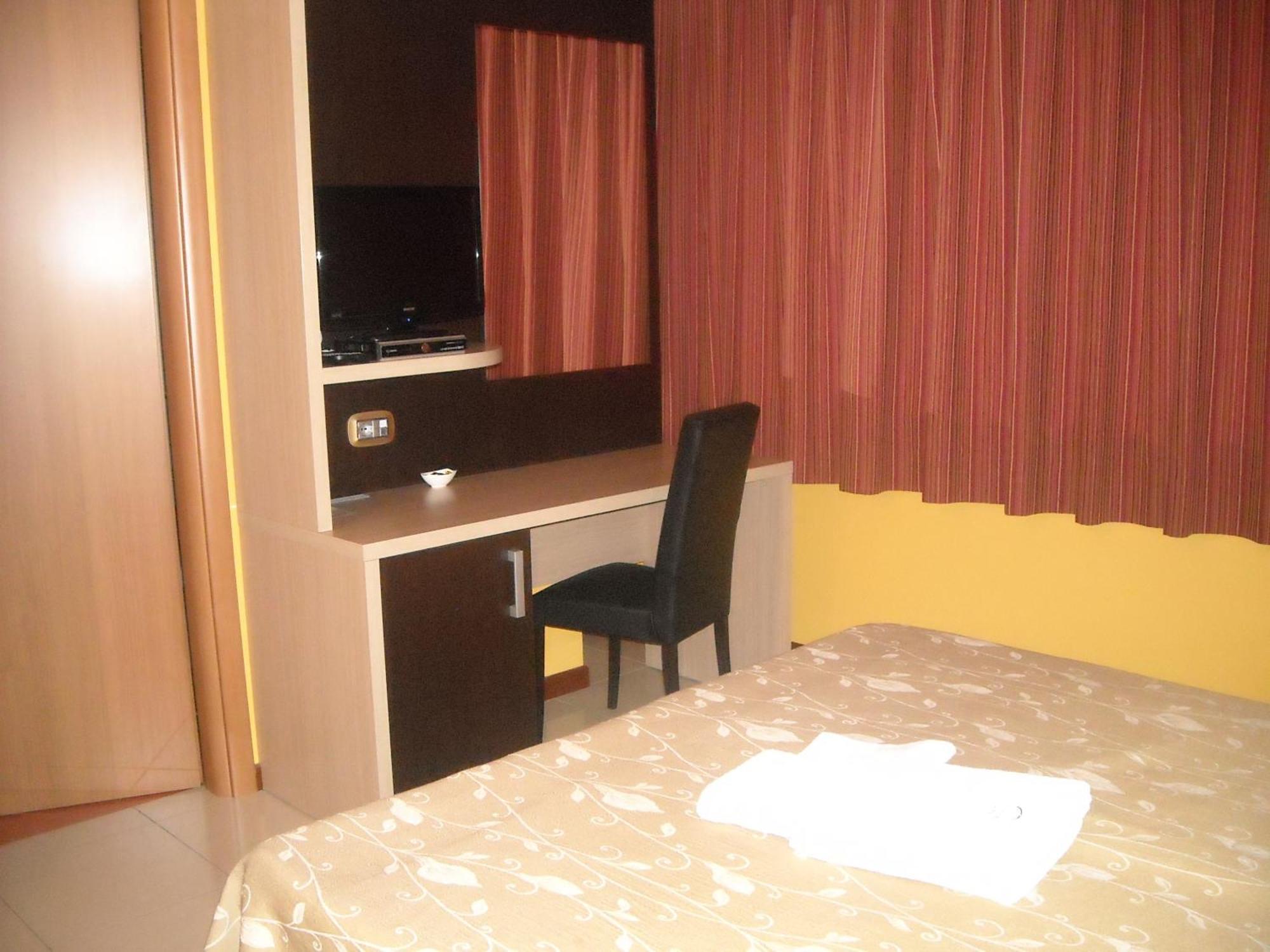 La Piana Hotel Tito Extérieur photo