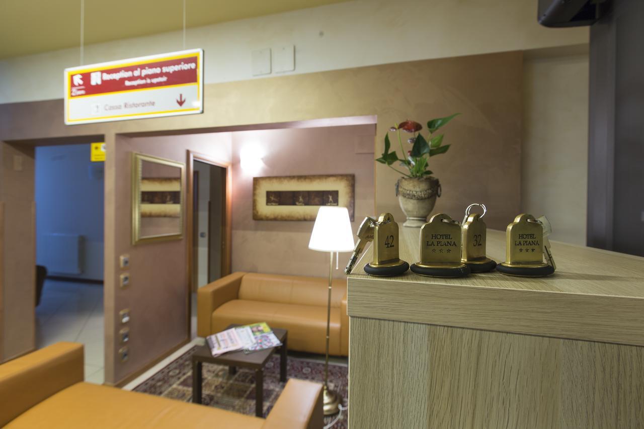 La Piana Hotel Tito Extérieur photo