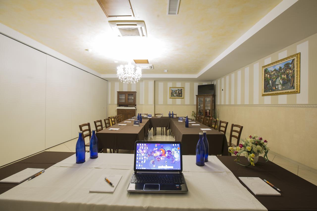 La Piana Hotel Tito Extérieur photo